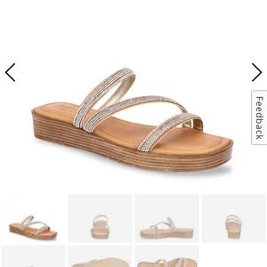 Bella~víta gold metallic ￼Sandals size 6w